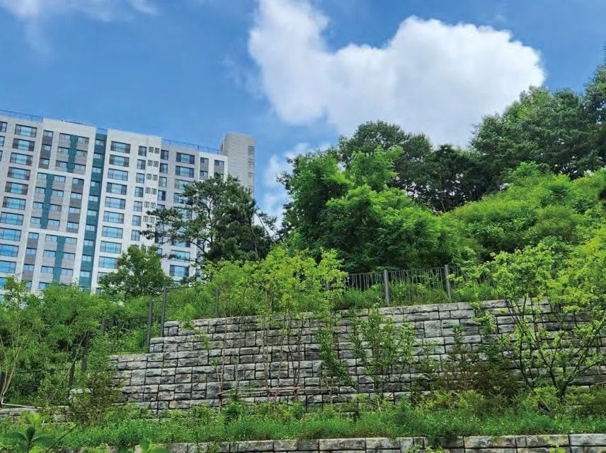 포스코 더샵 센트럴 2단지 단지 경계 옹벽