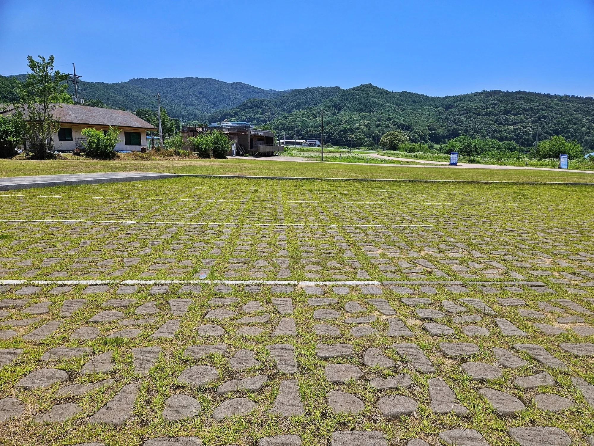 자연석형 잔디블록 시공 현장 — 원주 법천사지