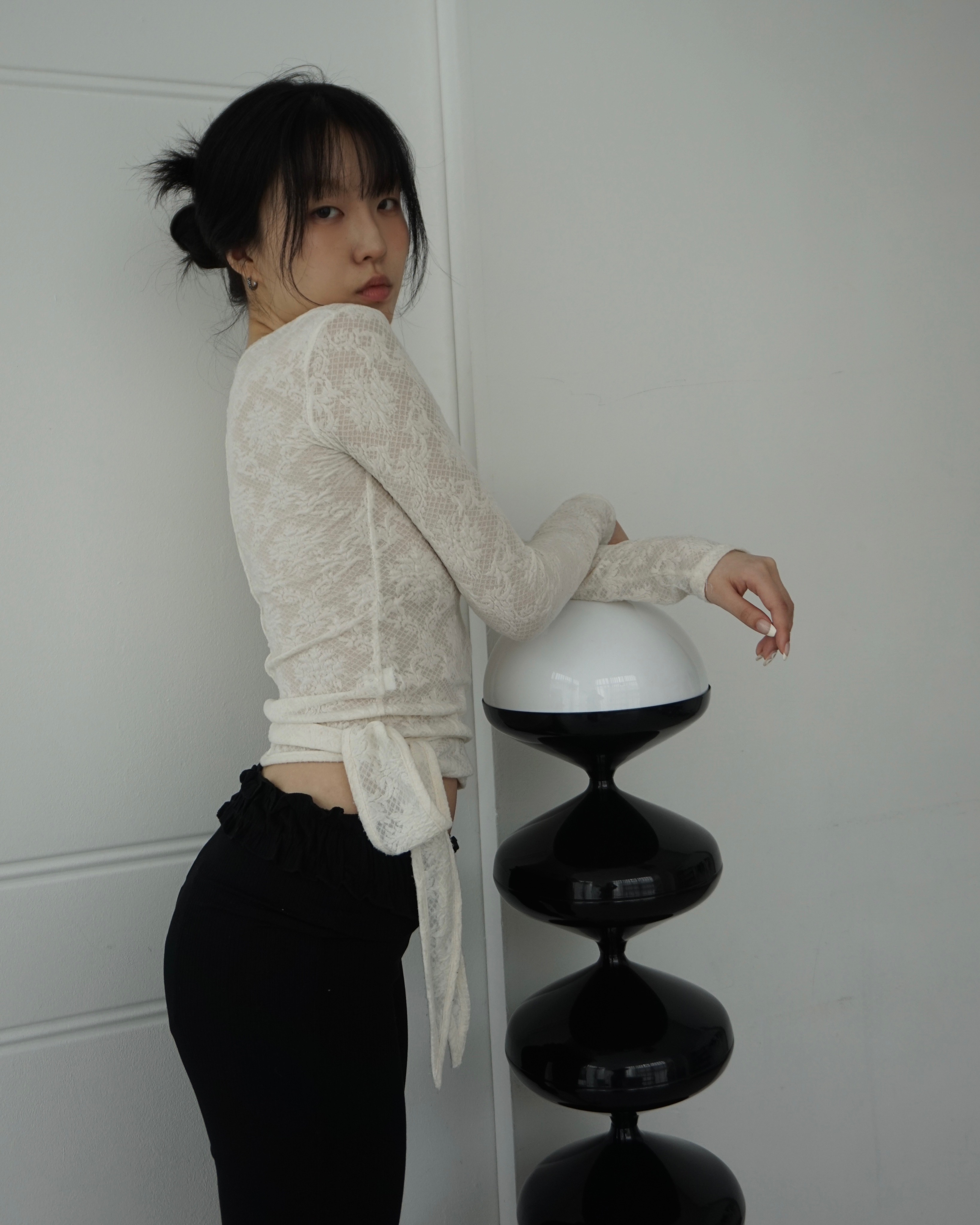 Flower lace button T