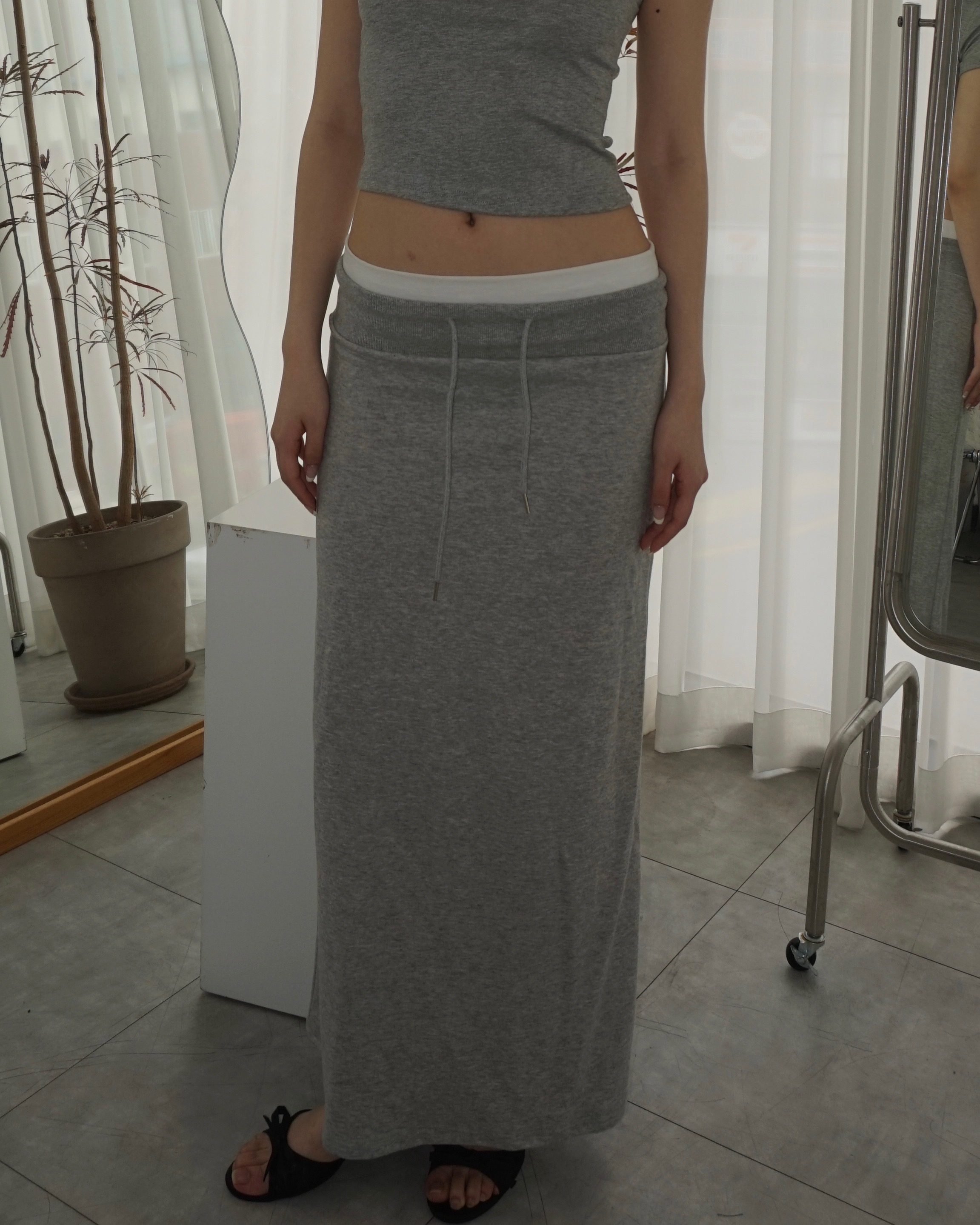 Double layered banding skirt