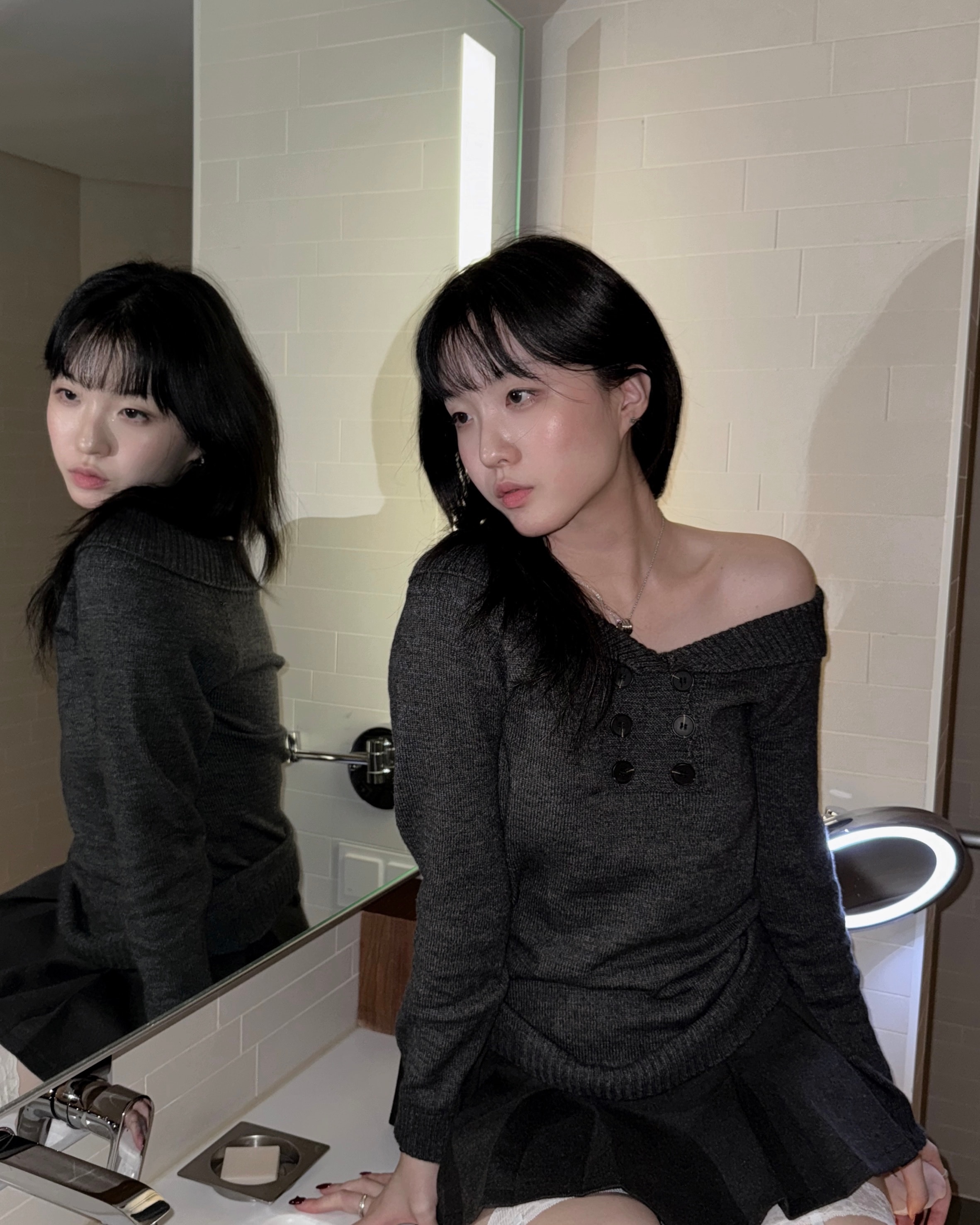 Button off-shoulder knit