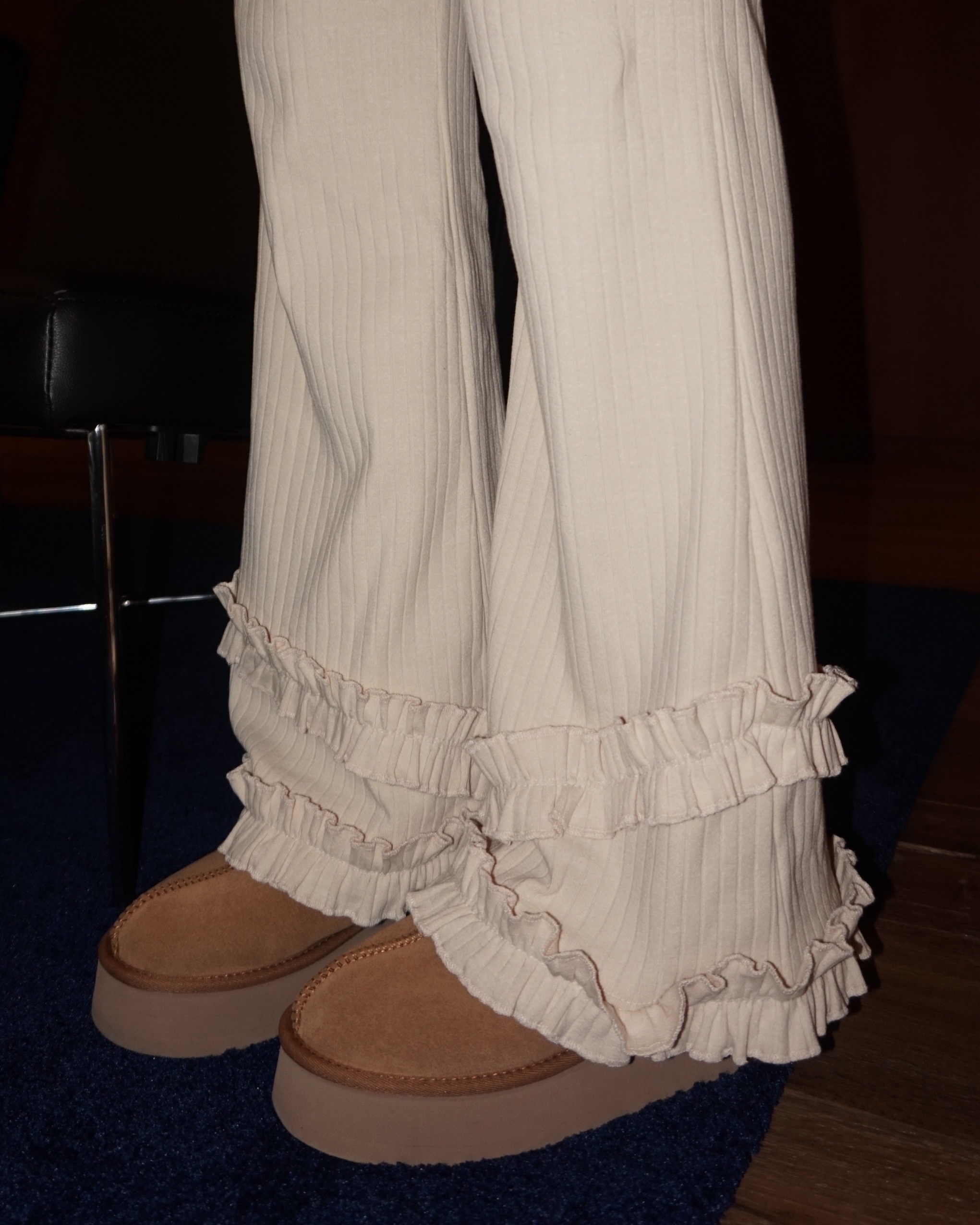 Ribbed Frill pants