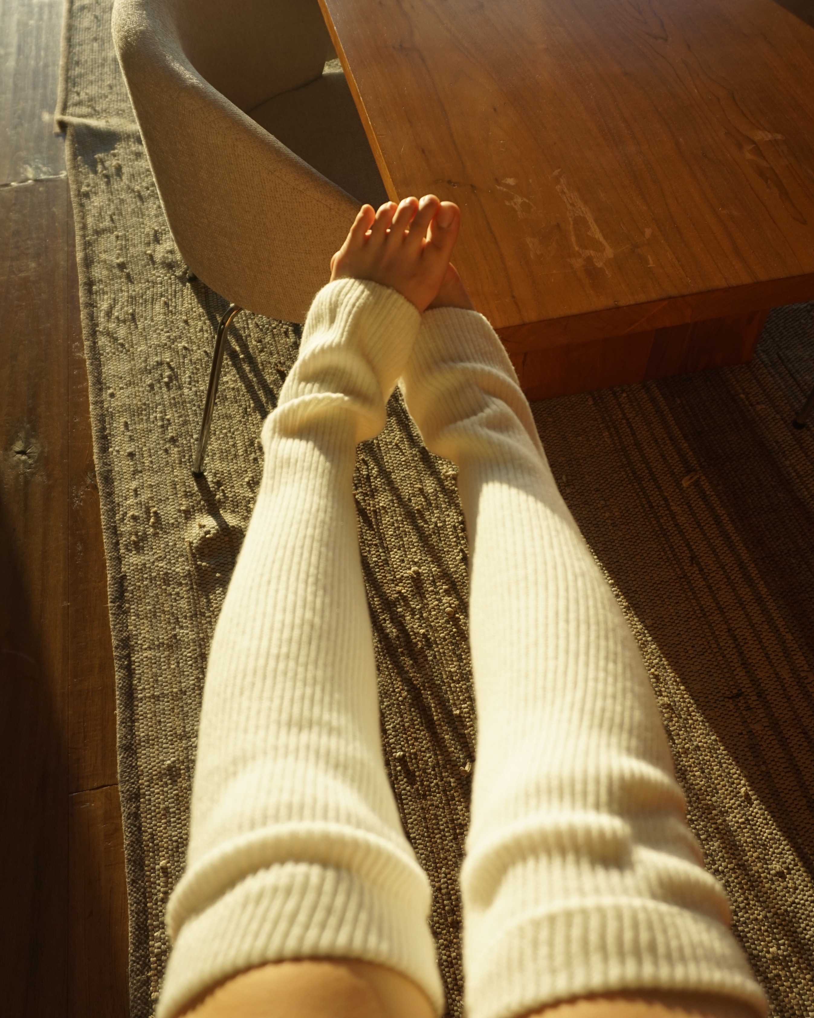 Over knee leg warmers