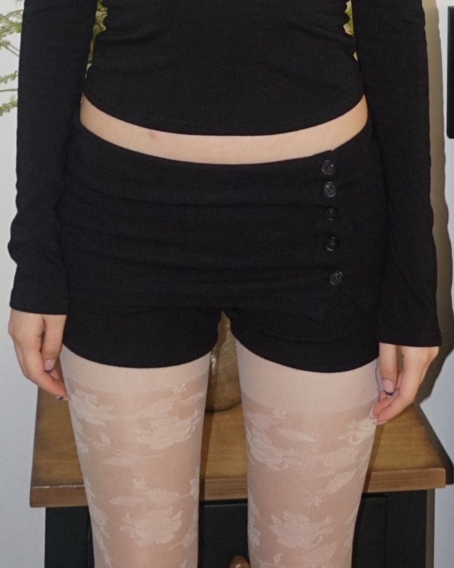 Folding button shorts