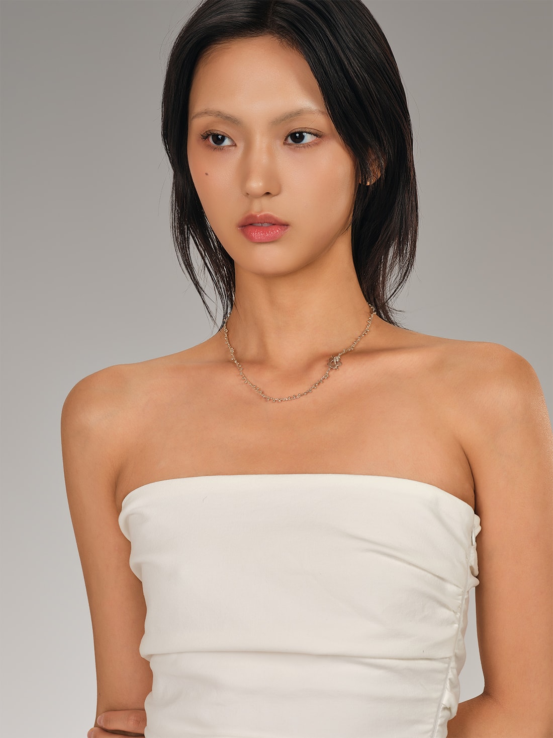 Floret dot necklace