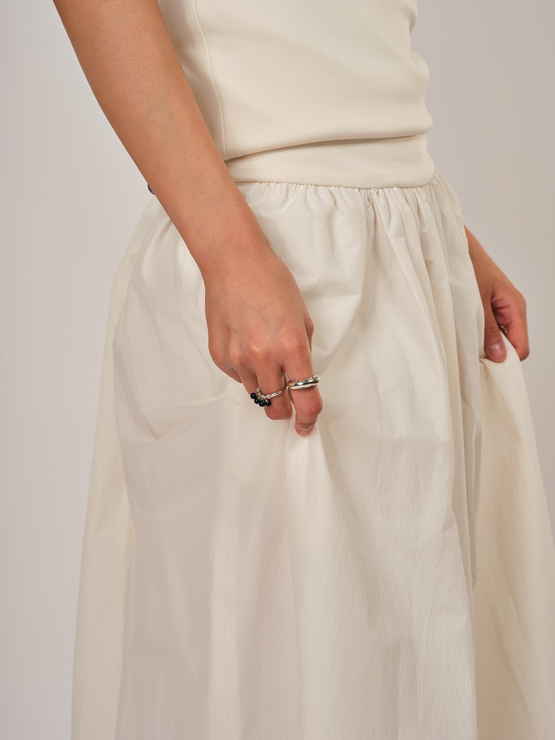Black dot ring