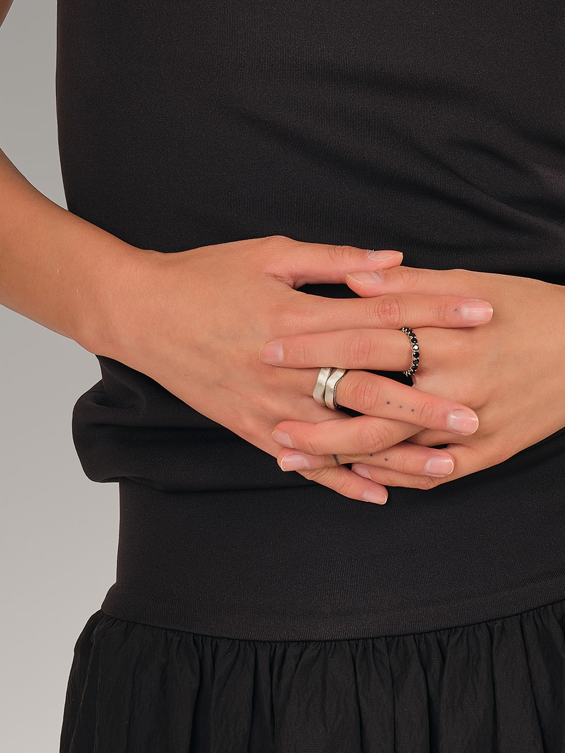 Flow ring - Black Q