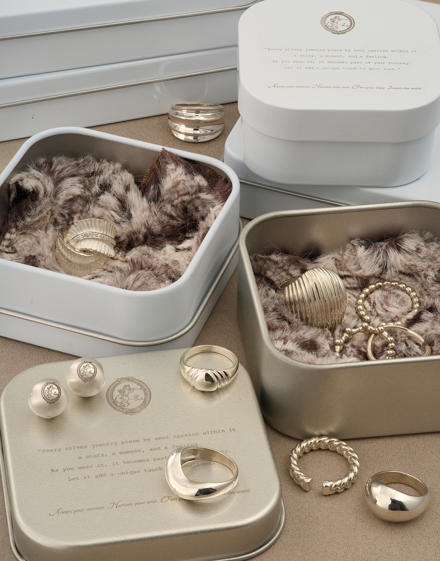 Signature tin case
