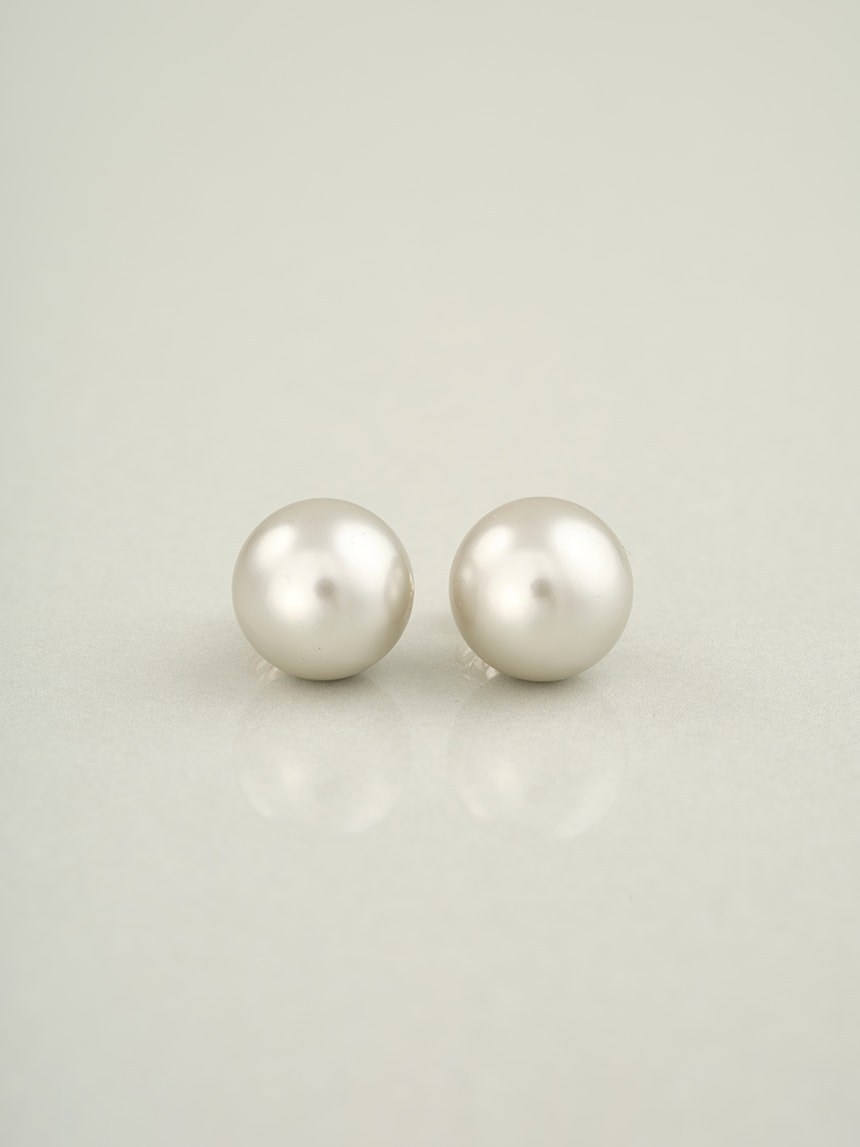 Graypearl earring