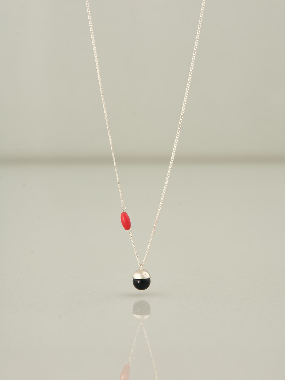 Onyx nut necklace