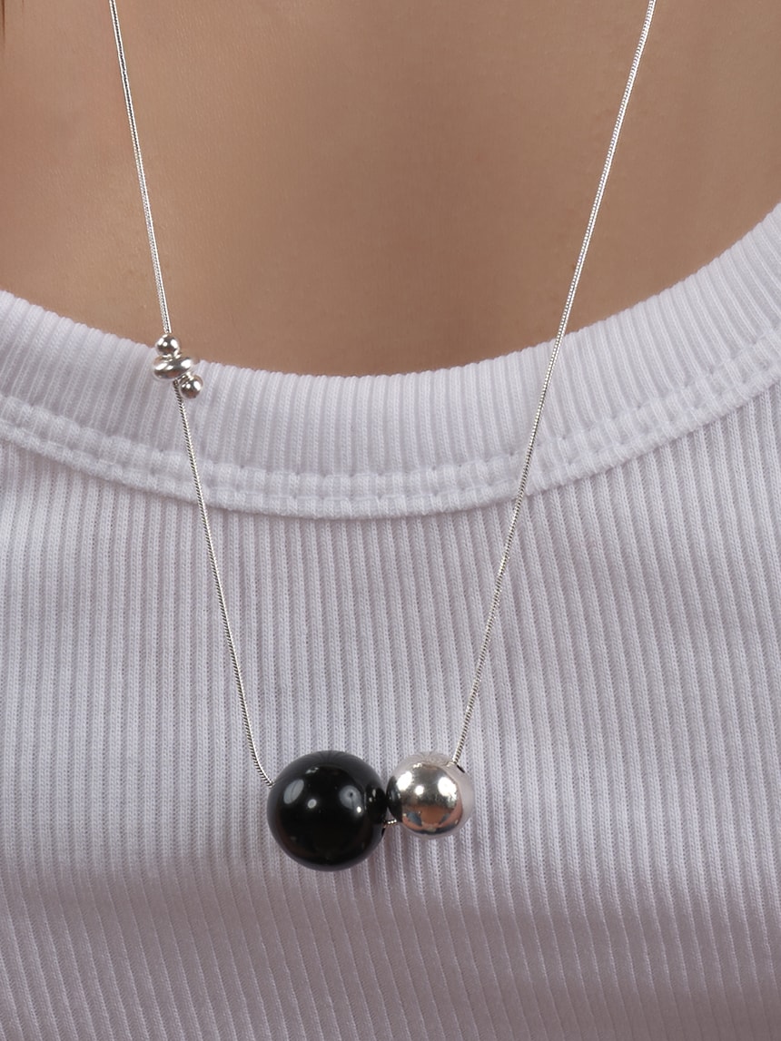 Silk bola necklace - Onyx