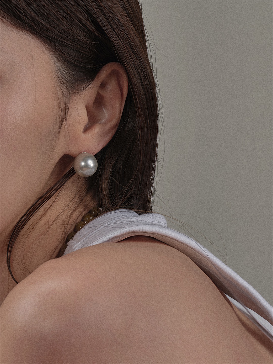 Graypearl earring
