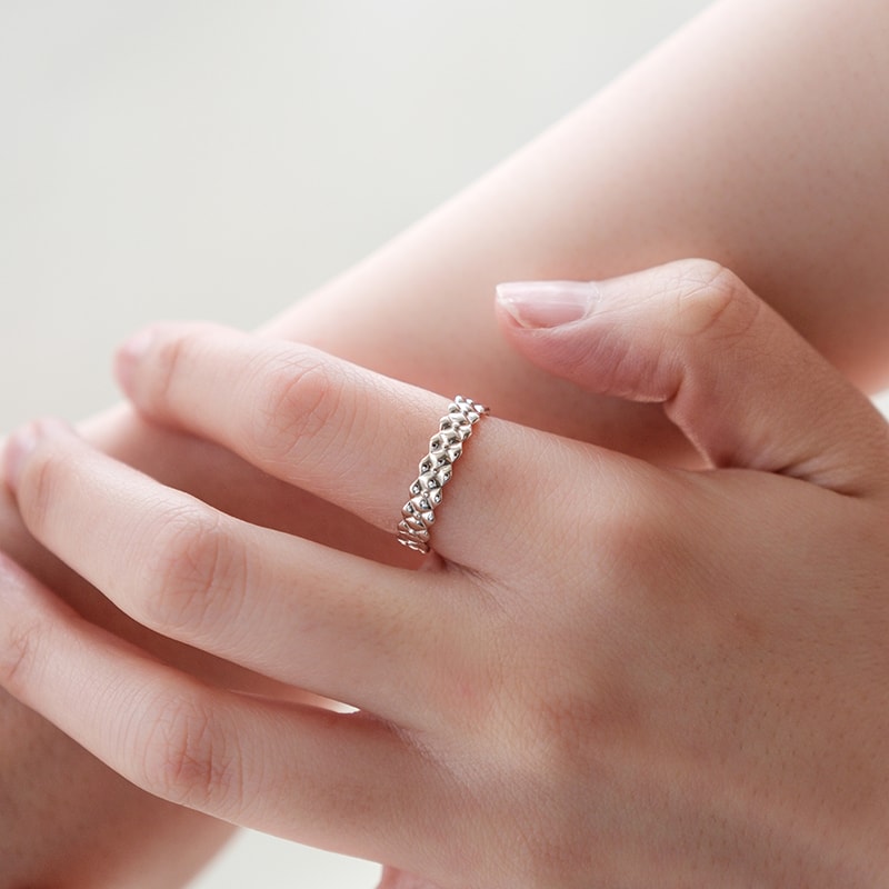 Tufted Ring