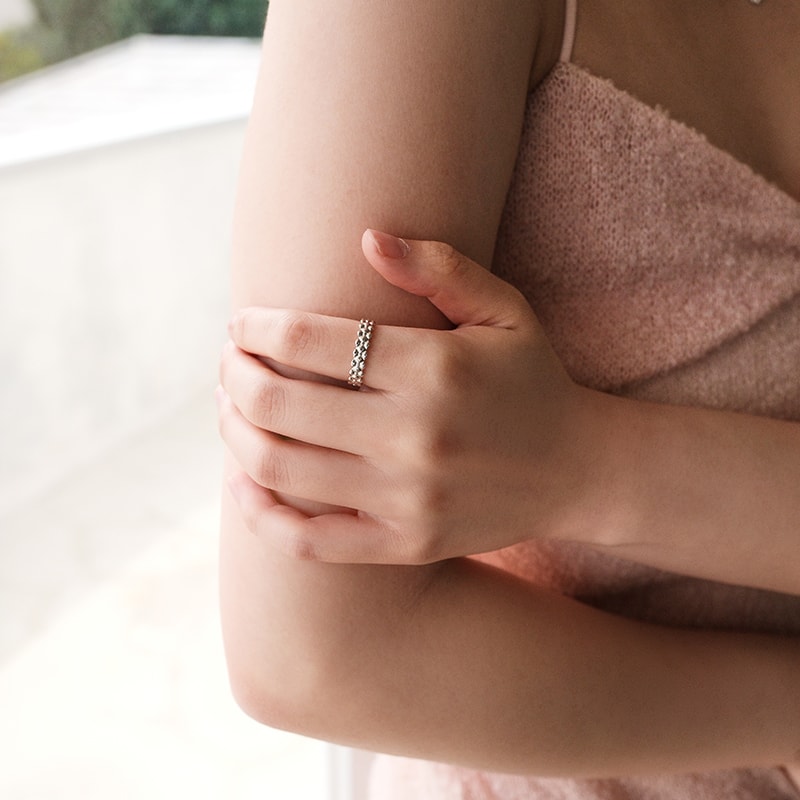 Tufted Ring