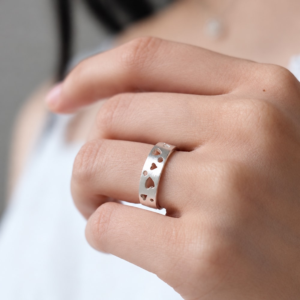 Flat open work heart ring