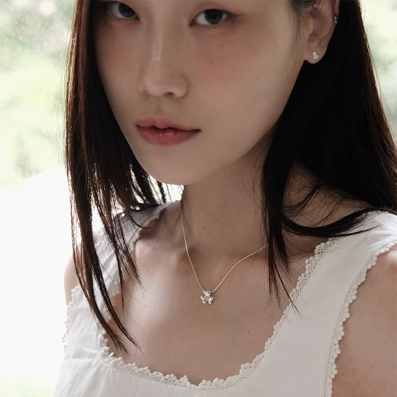 Standard clover pendant