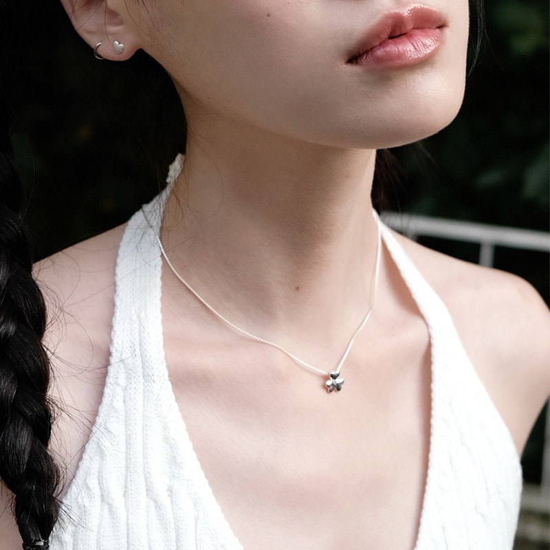Standard clover pendant