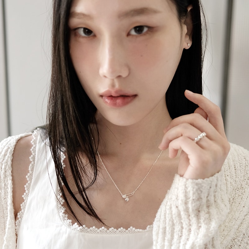 Clover heart pin pendant