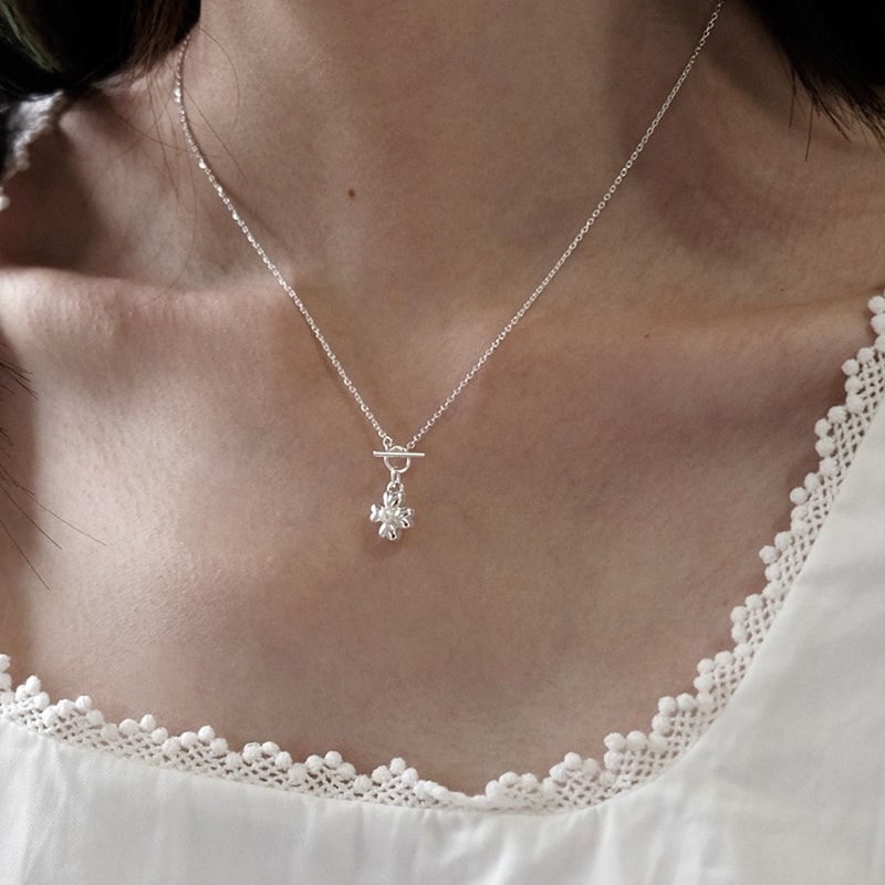 Heart clover pendant