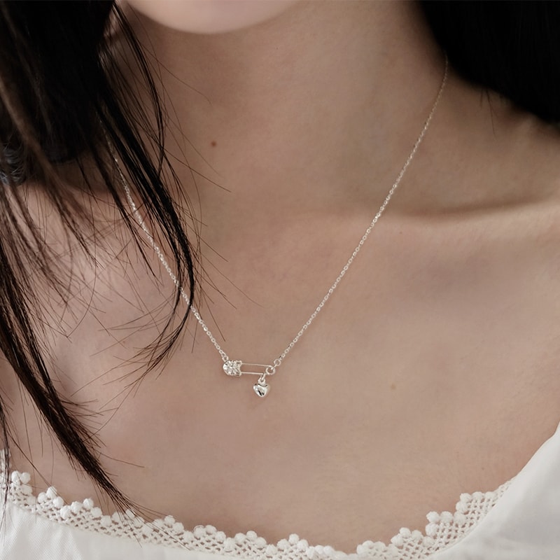 Clover heart pin pendant