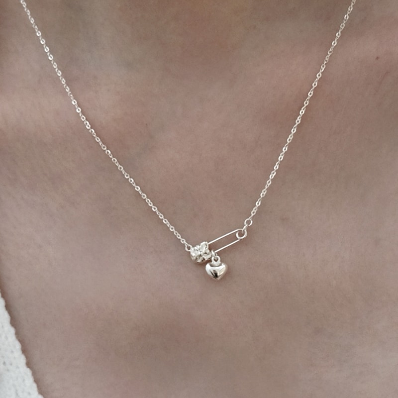 Clover heart pin pendant