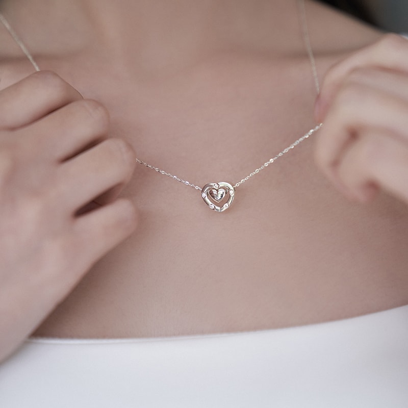 Levita heart pendant
