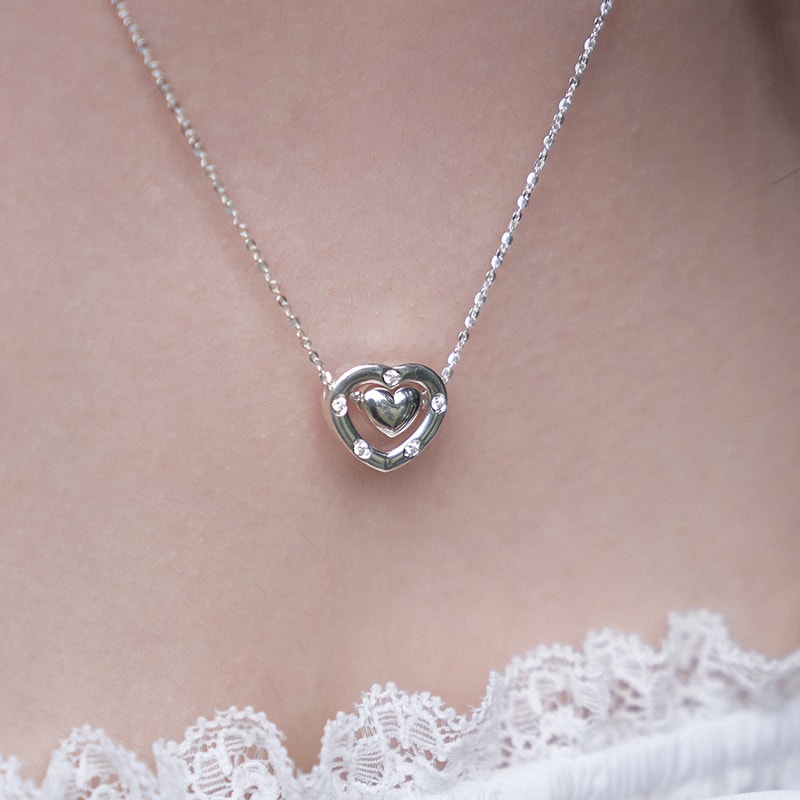 Levita heart pendant