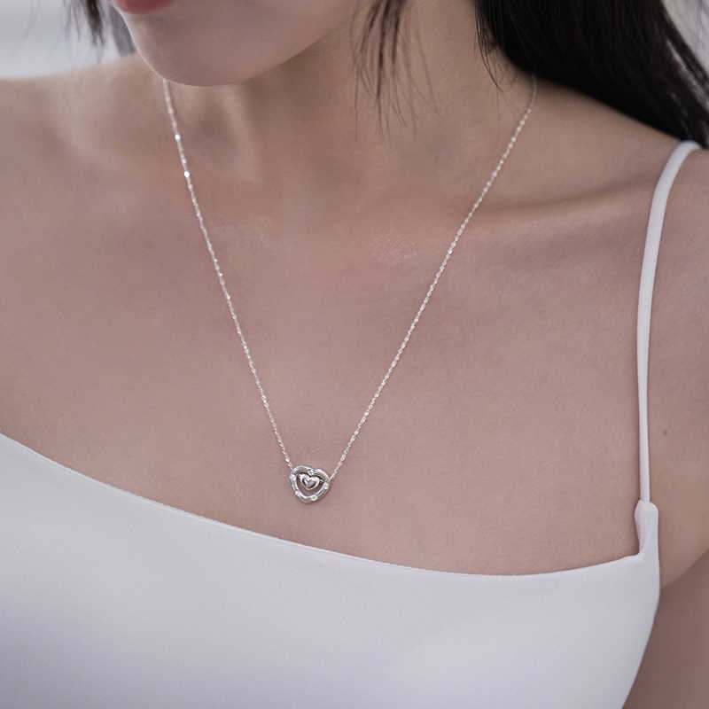 Levita heart pendant