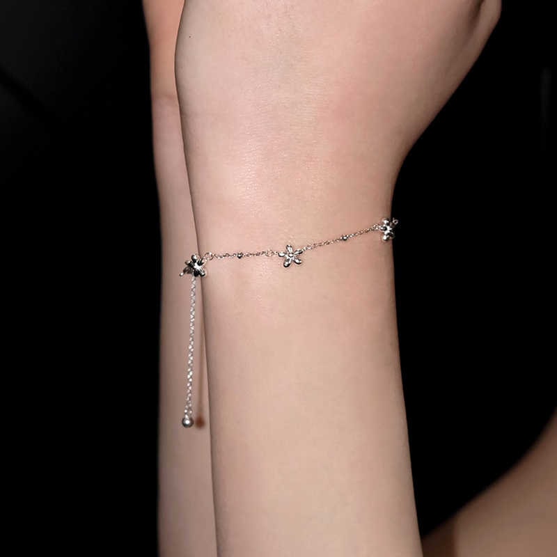 Floral bracelet