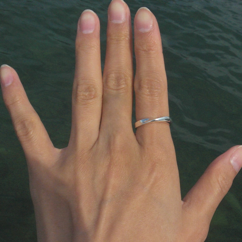 half circle twist ring