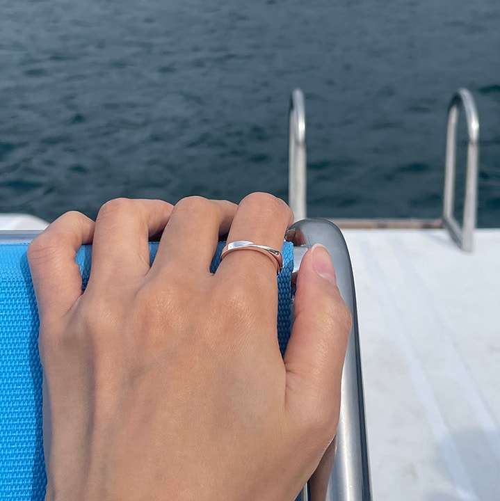half circle twist ring