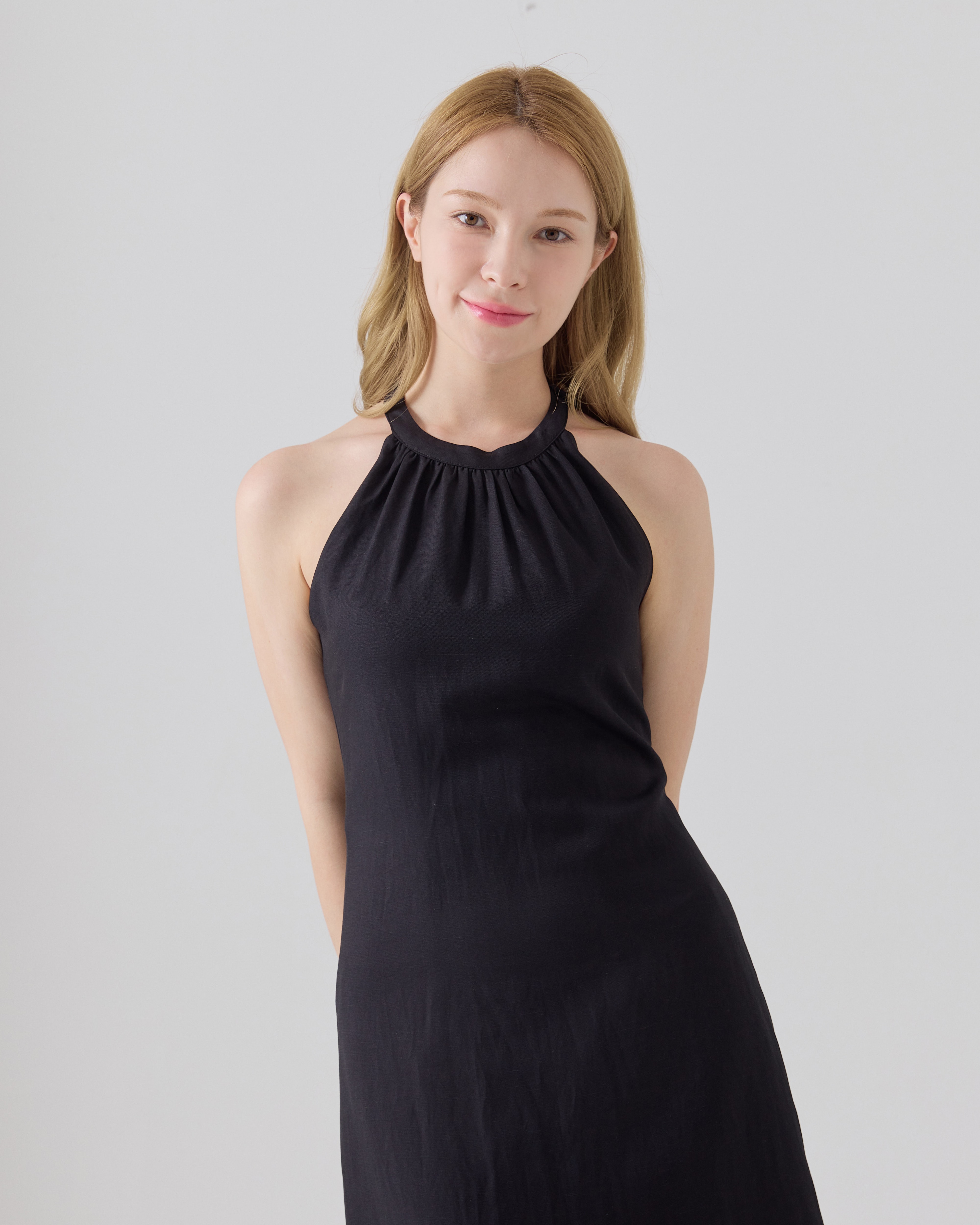 린넨 홀터넥 백스트랩 원피스