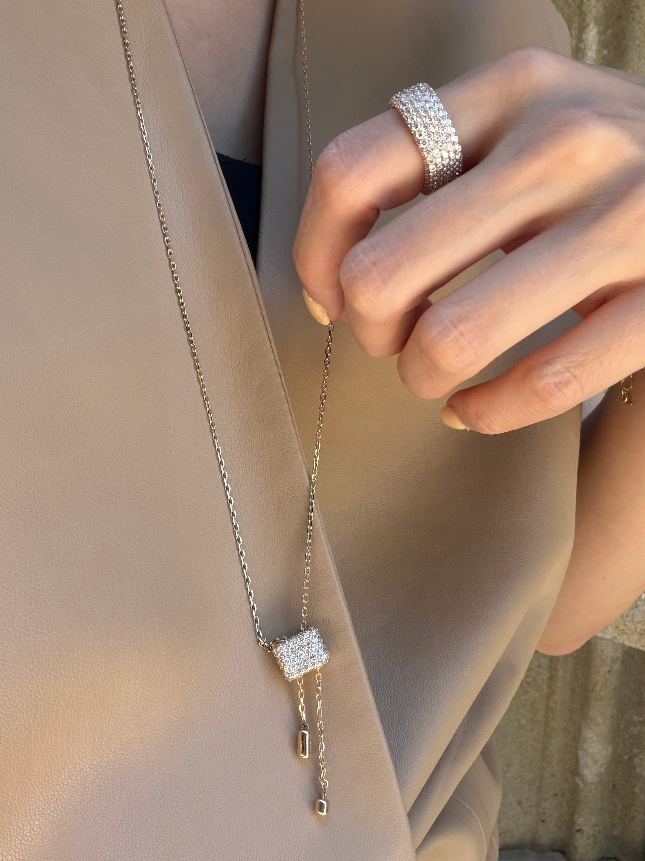 PAIR AILE LONG NECKLACE 92CM