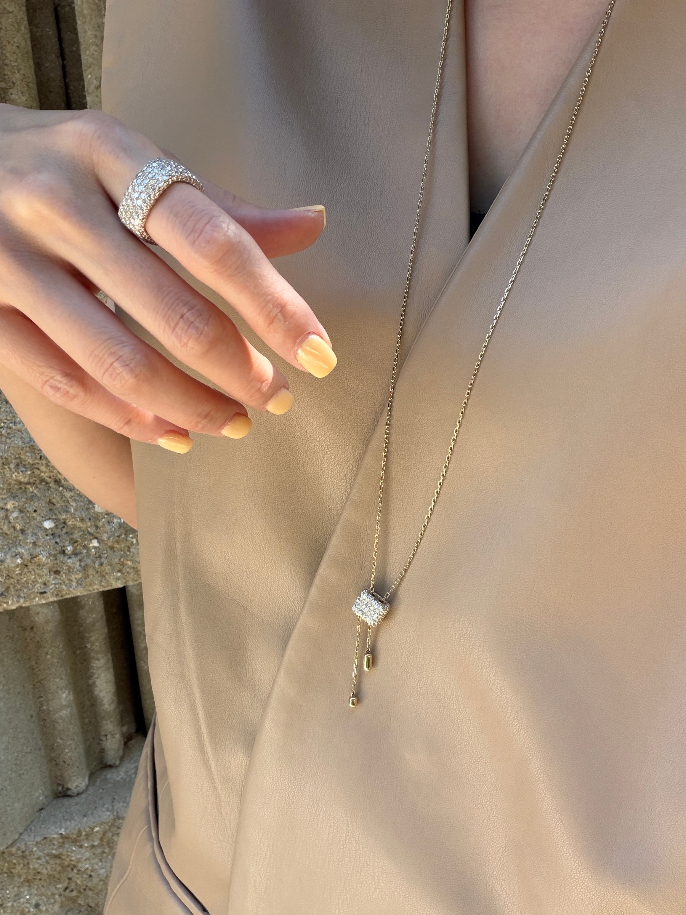 PAIR AILE LONG NECKLACE 92CM