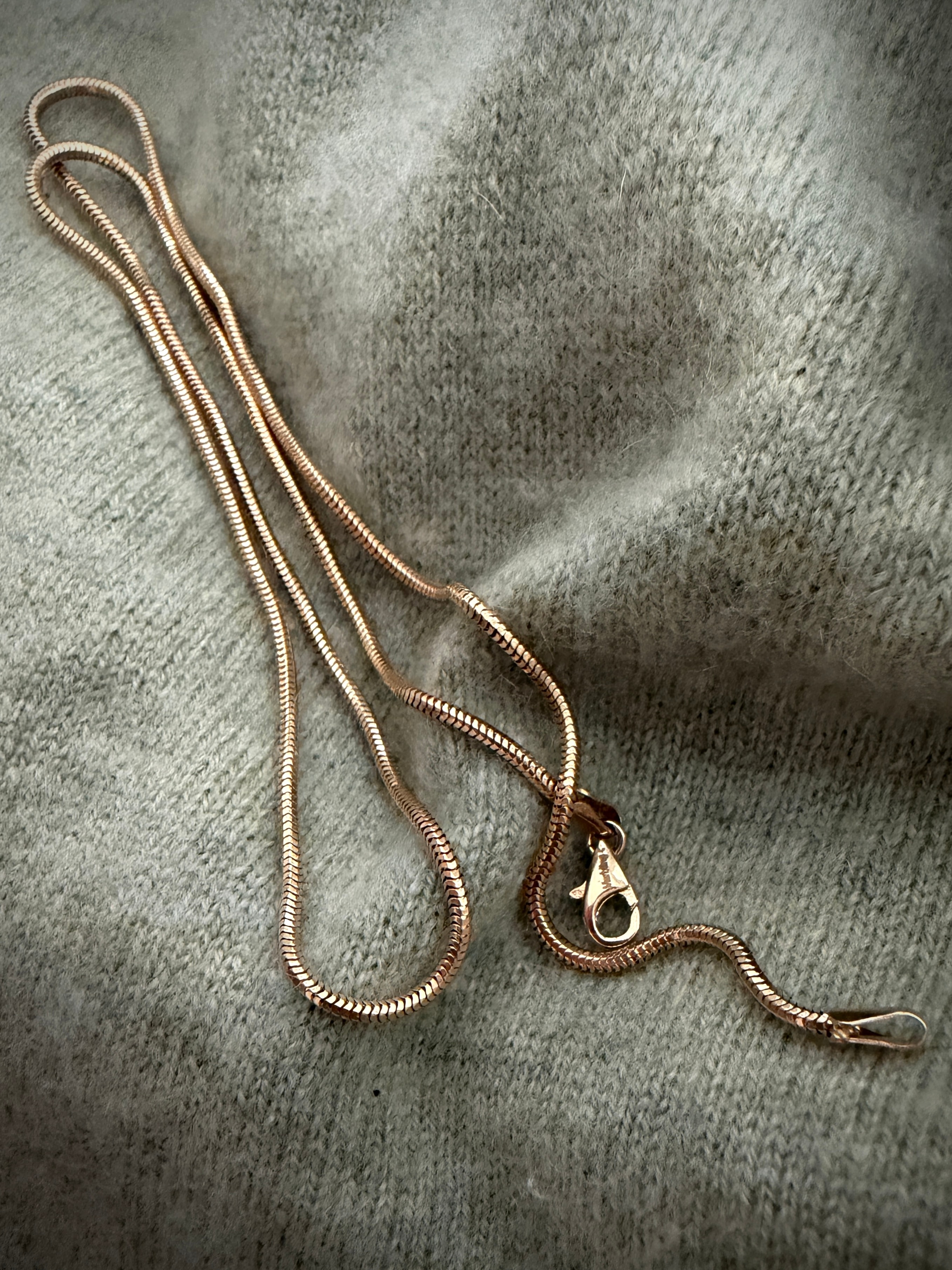 ITALIAN SILK SNAKE CHAIN