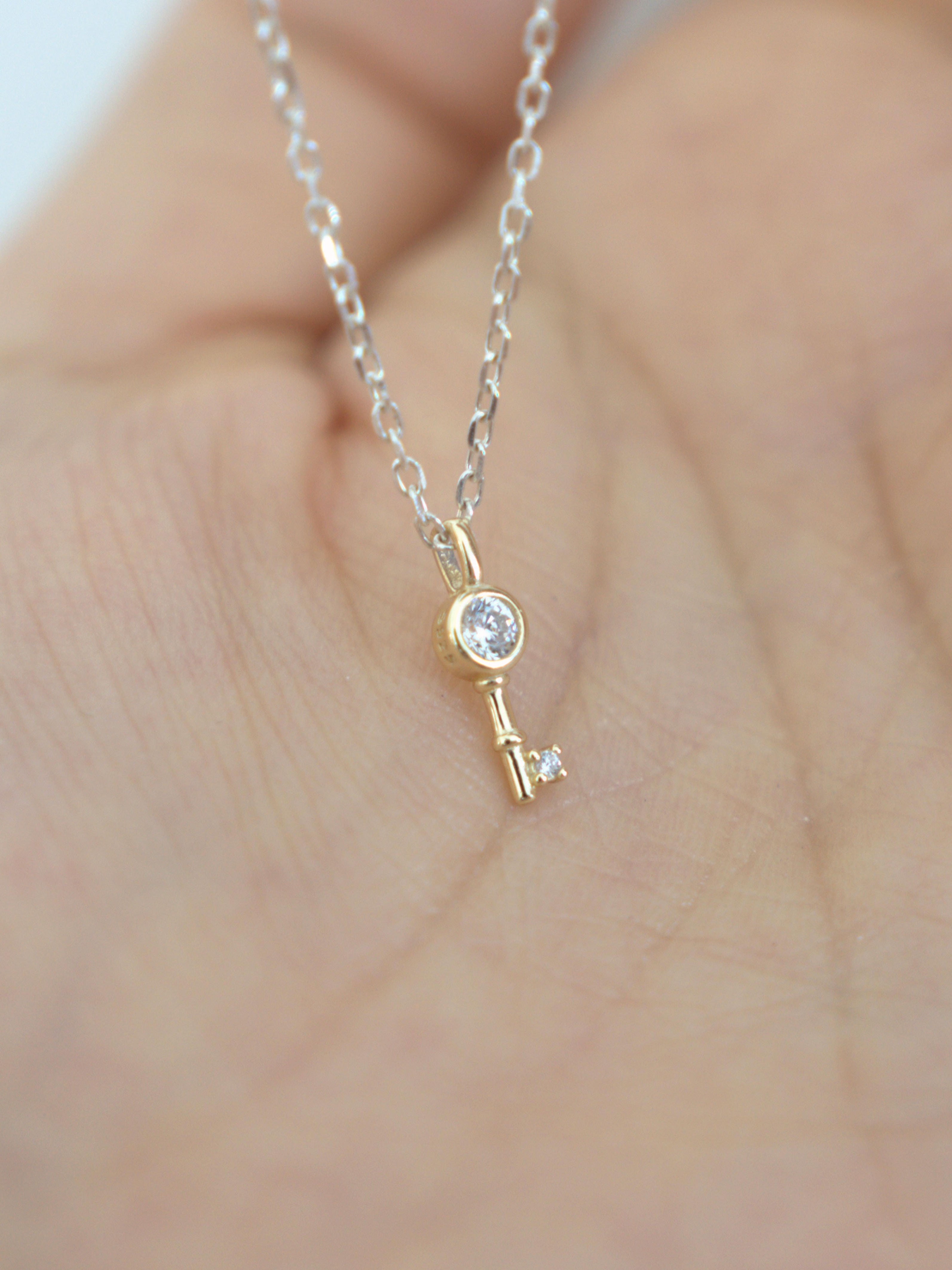 *NEW* [14K] Golden key necklace