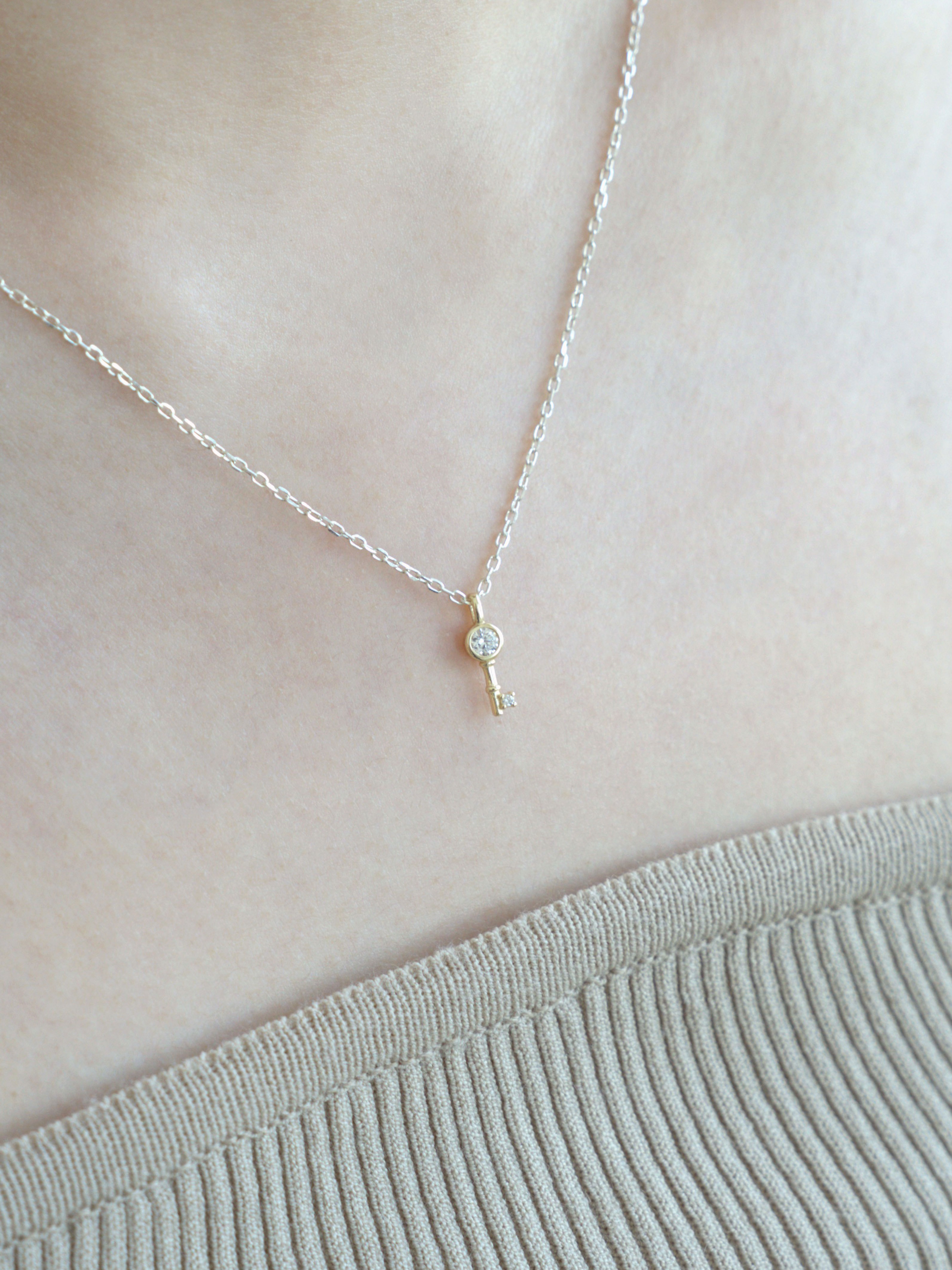 *NEW* [14K] Golden key necklace