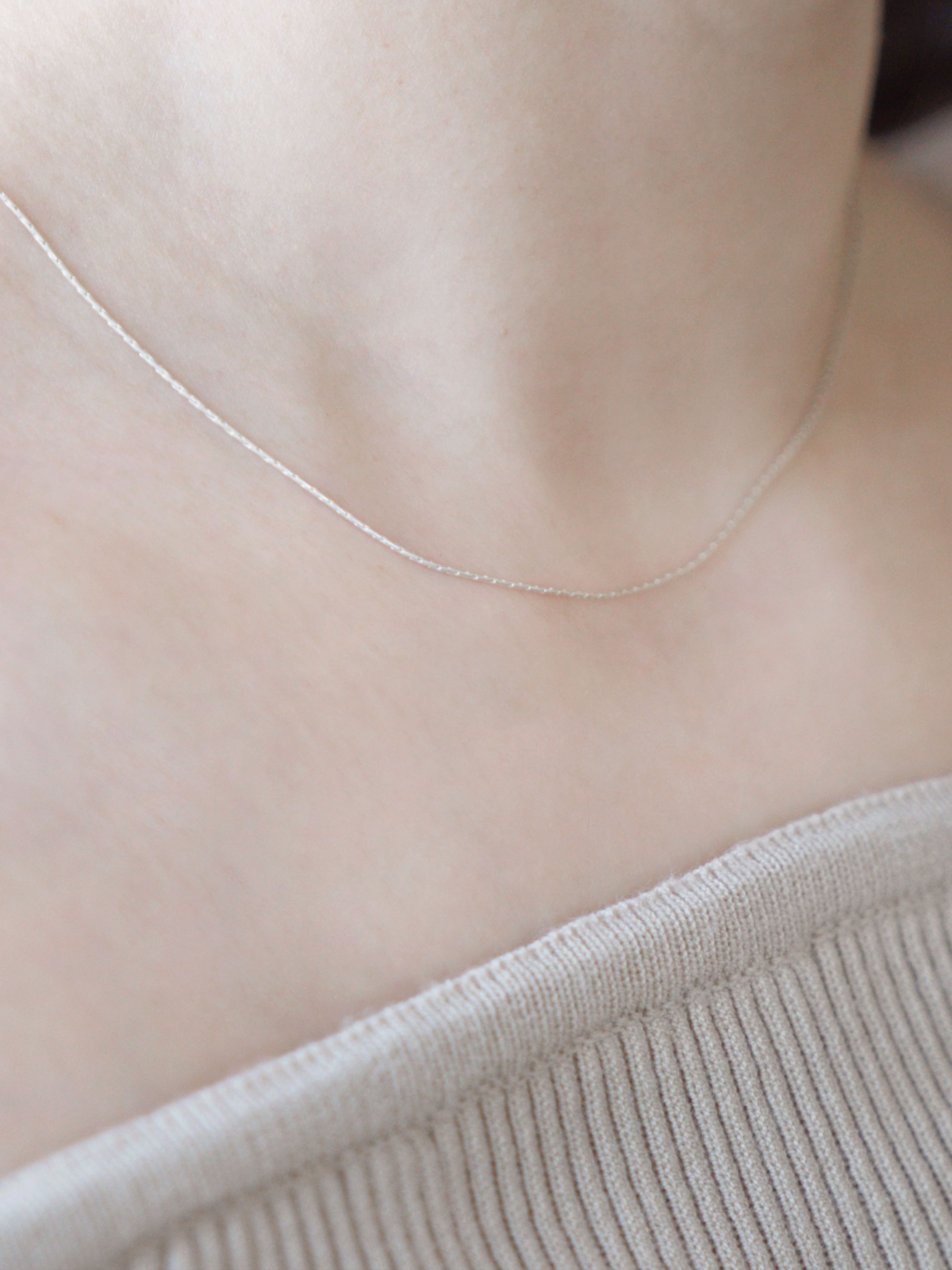 *NEW* Thin Line Necklace