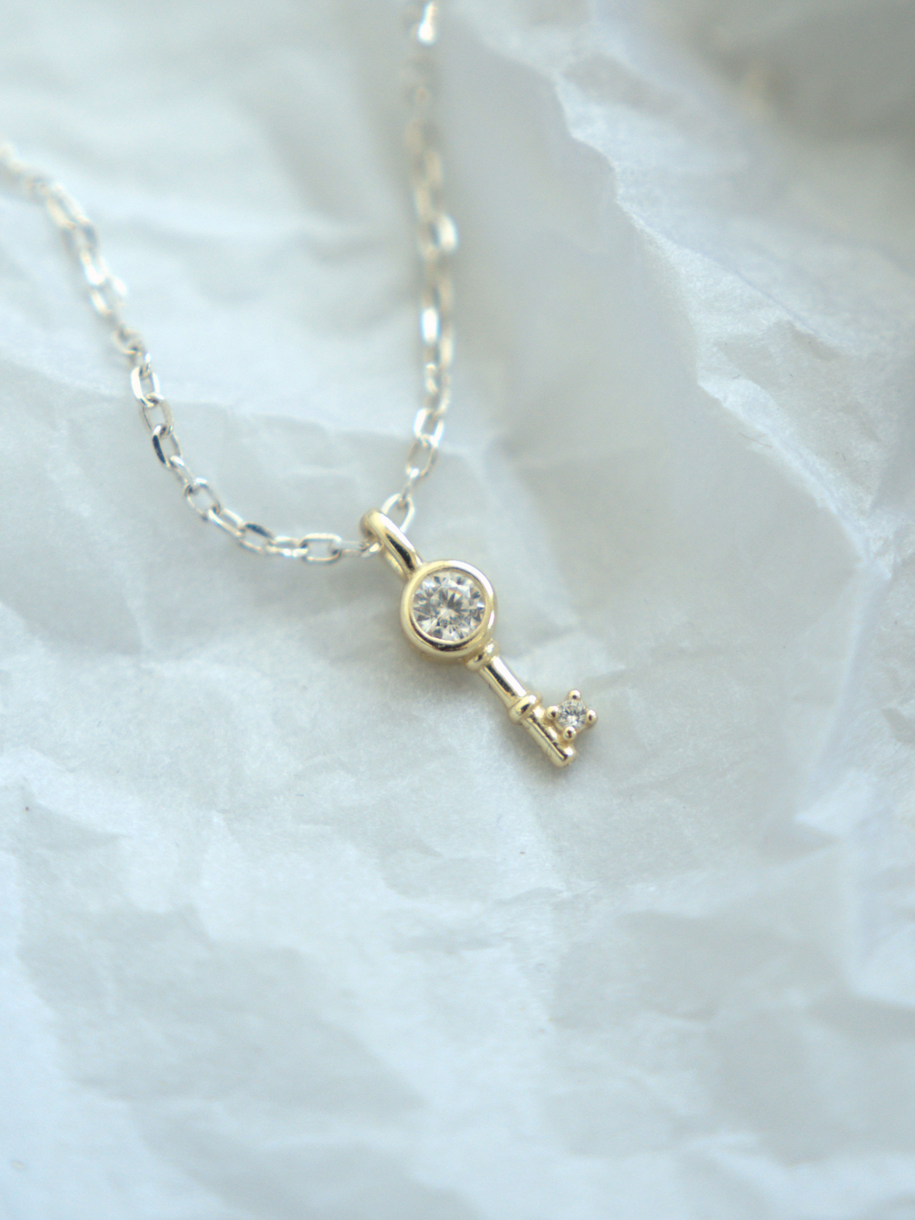 *NEW* [14K] Golden key necklace