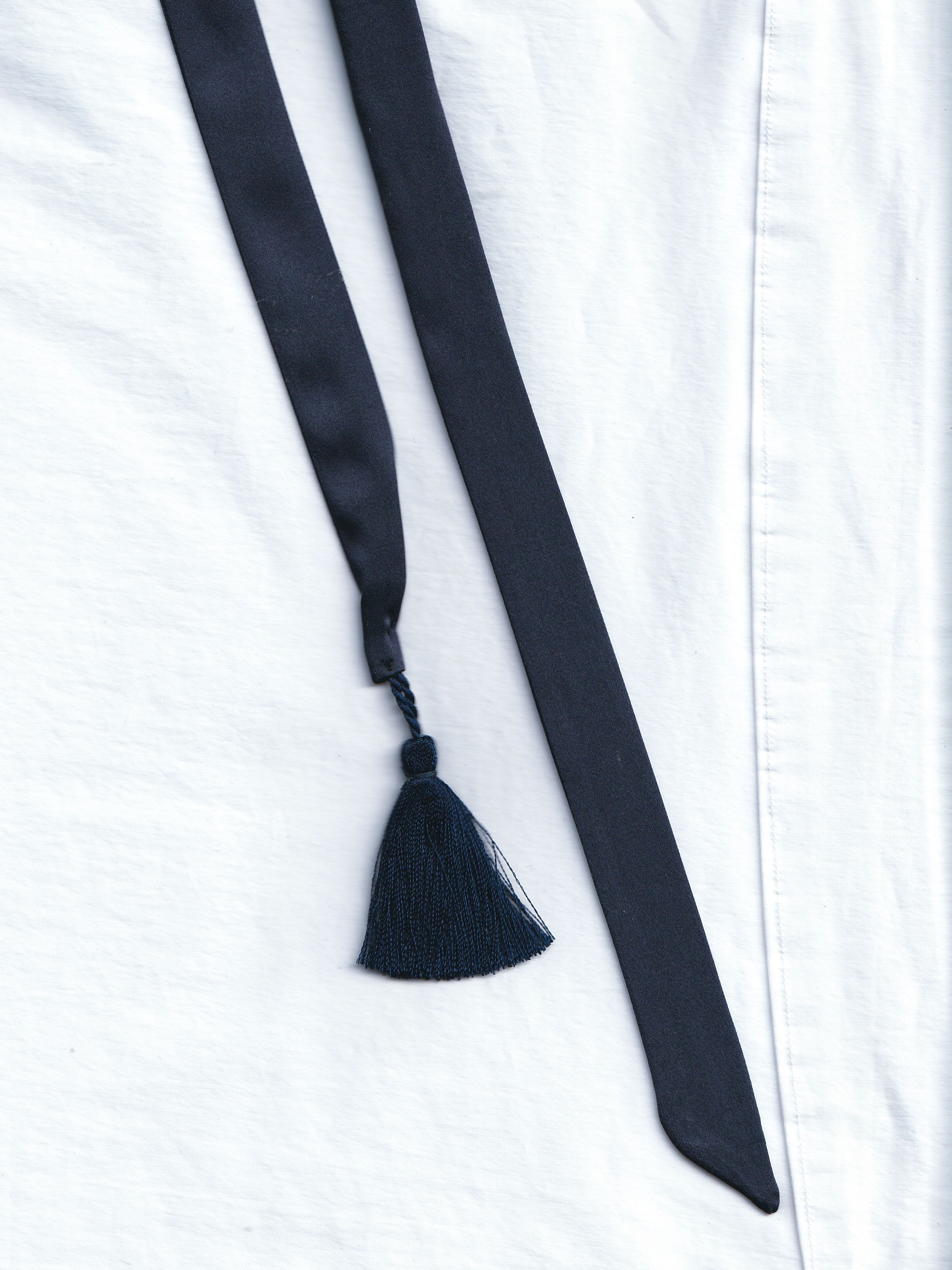 Silk Tessel Scarf of Collins (navy)
