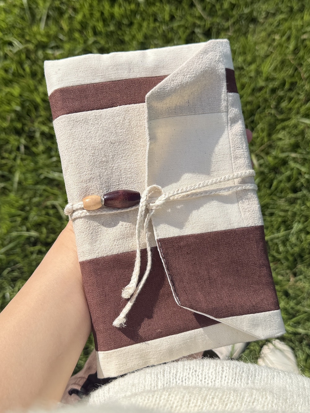 [공식몰 한정] Piece by piece Book cover Brown