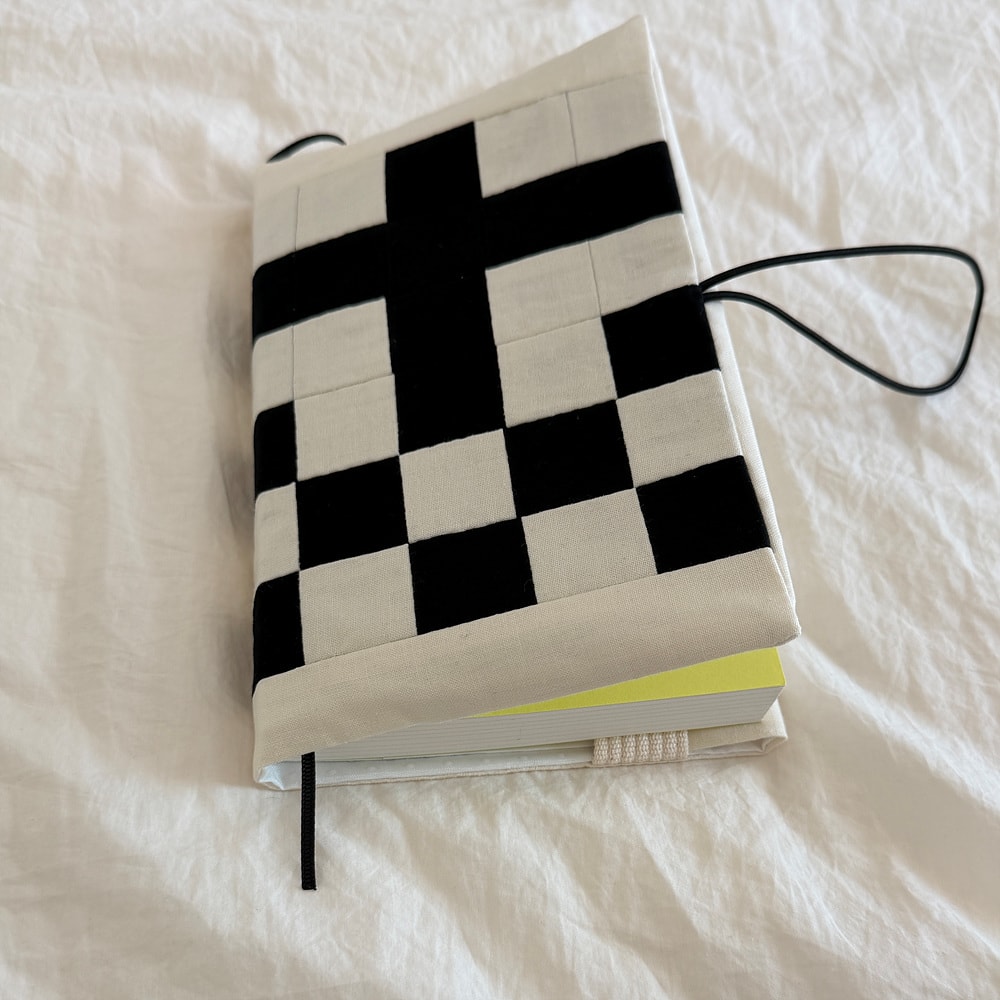 [공식몰 한정] Piece by piece Book cover 05