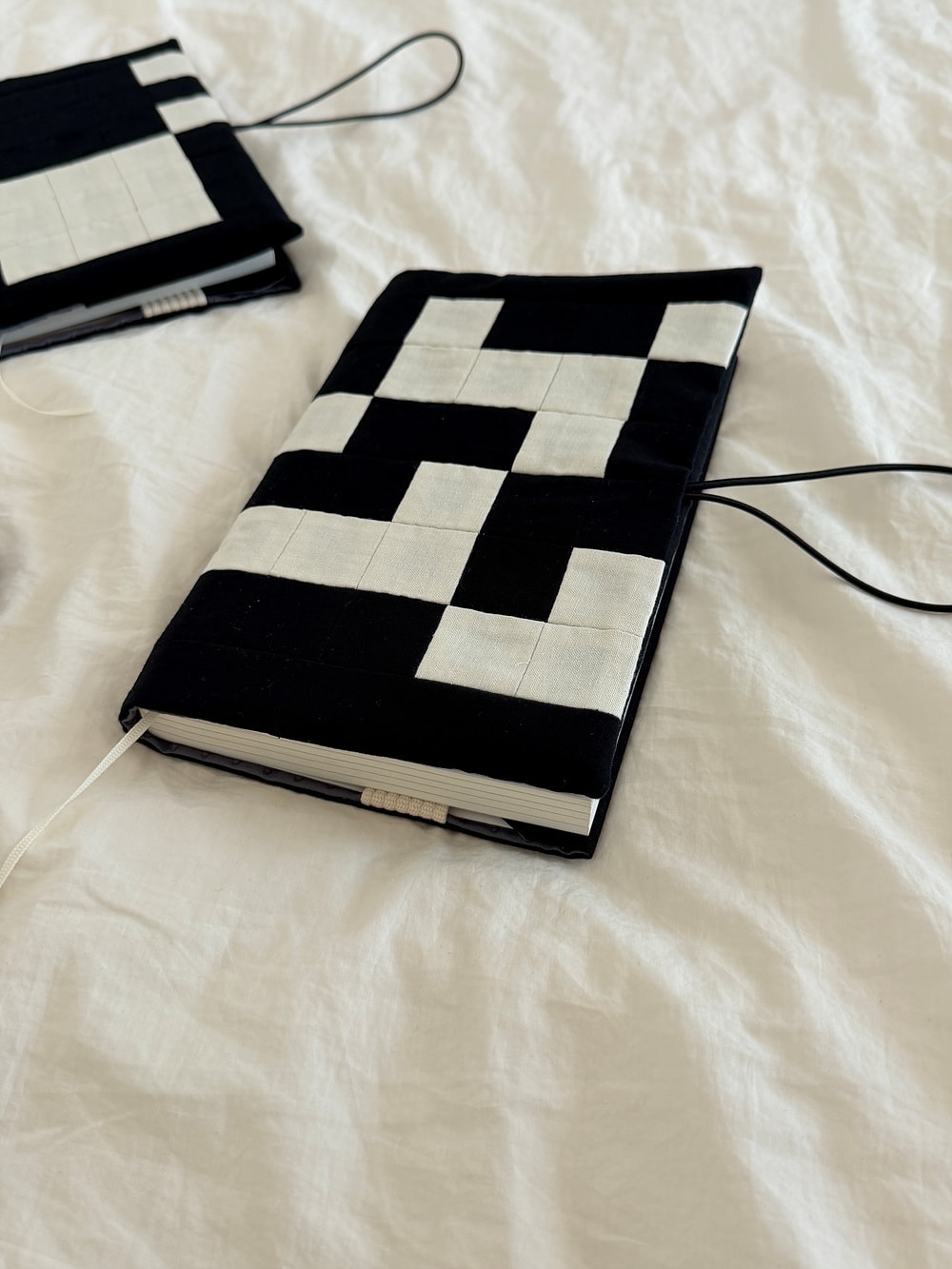 [공식몰 한정] Piece by piece Book cover 01