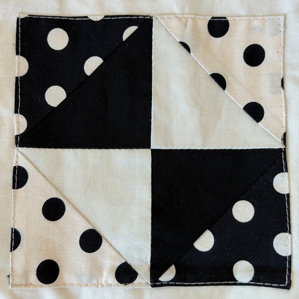 [공식몰 한정] Piece by piece String pouch Dot