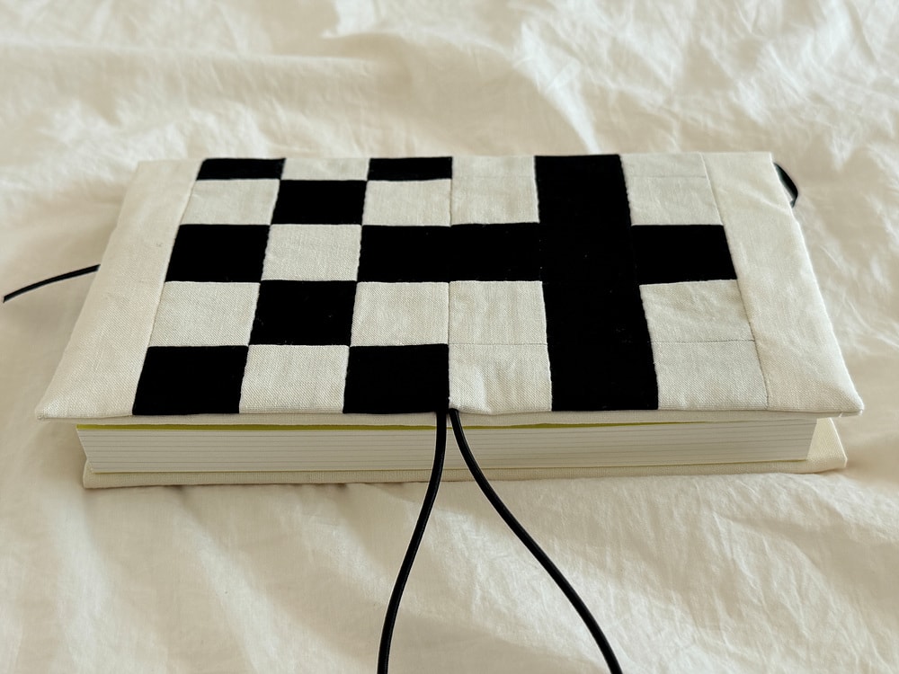 [공식몰 한정] Piece by piece Book cover 05