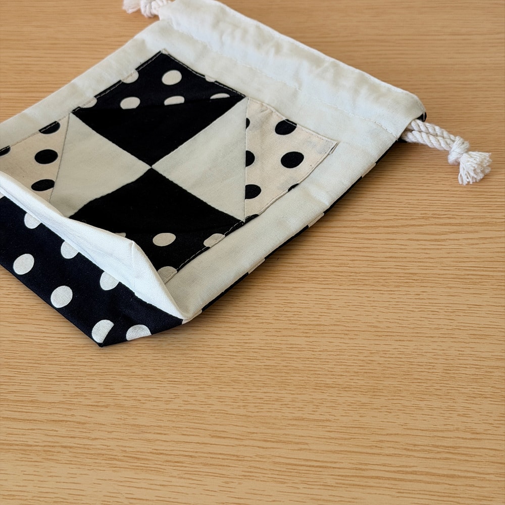 [공식몰 한정] Piece by piece String pouch Dot