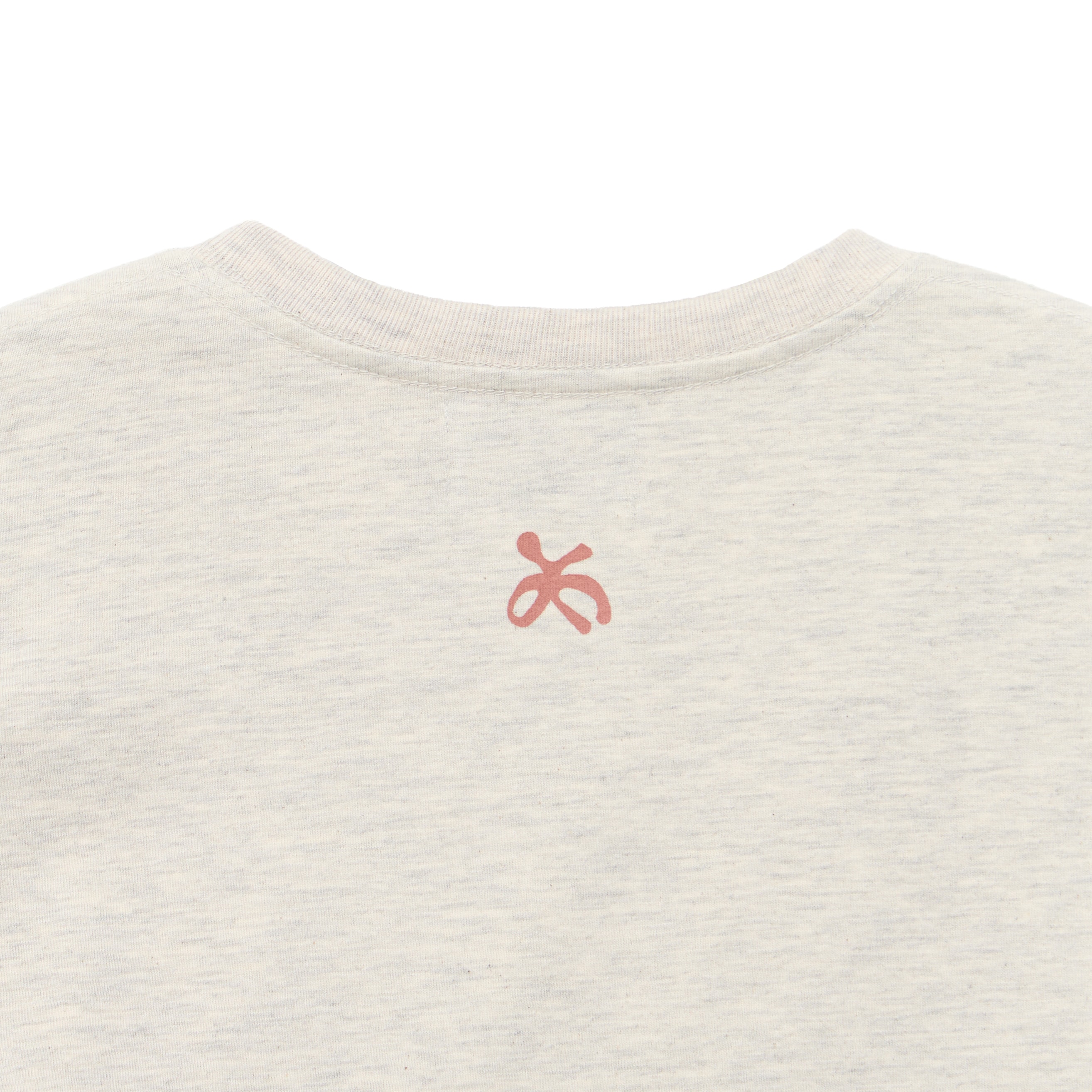 XOXO GRAFFITI HEART LOGO TEE — OATMEAL