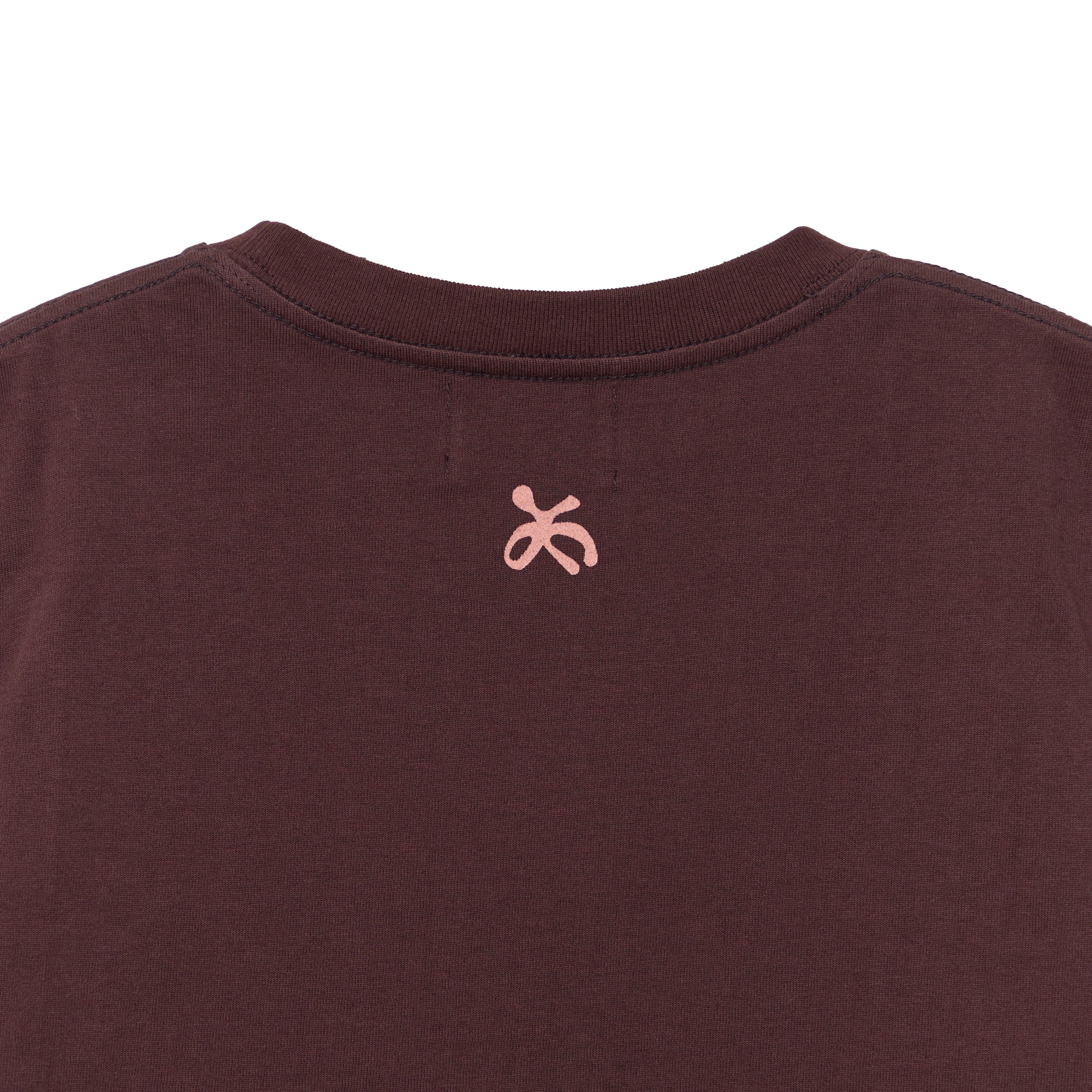 XOXO GRAFFITI HEART LOGO TEE — BROWN