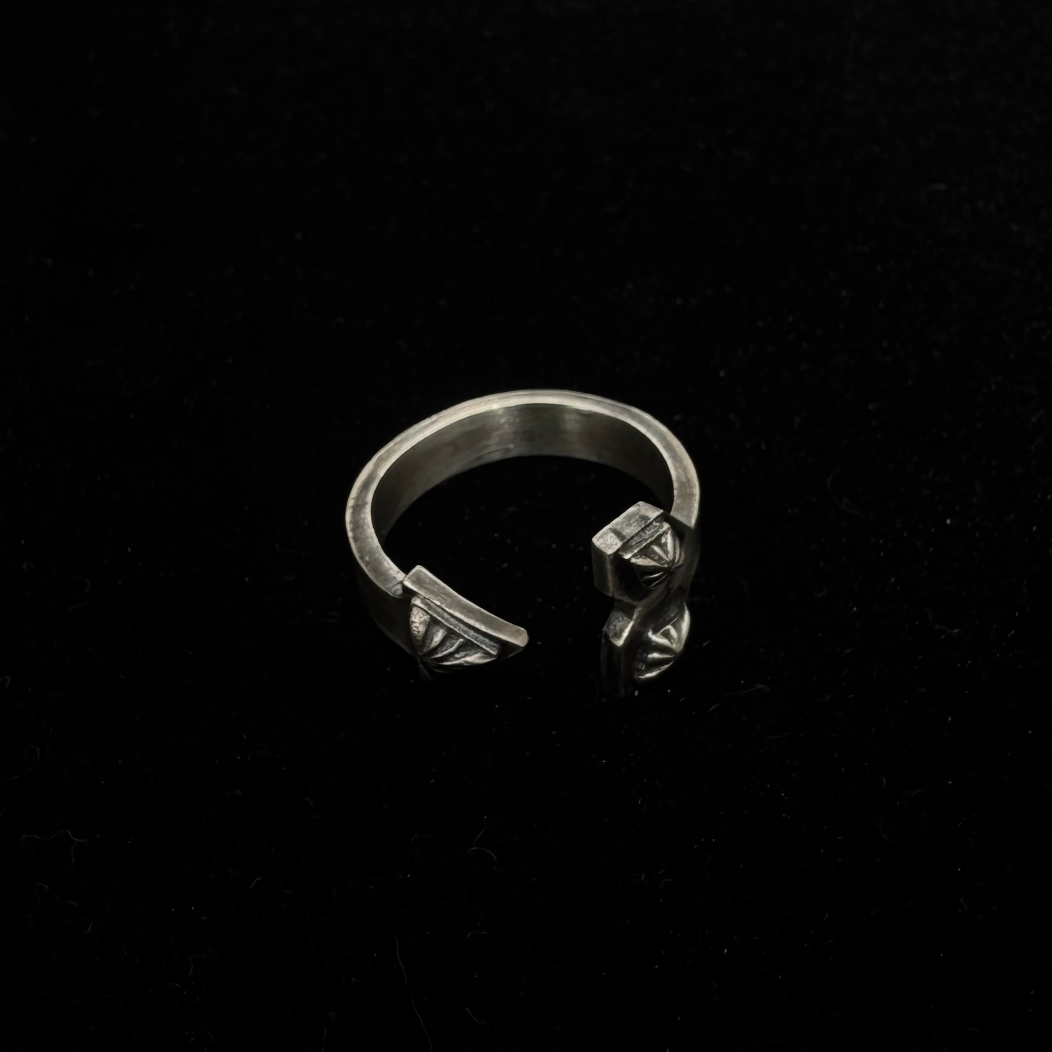 Arrow concho open ring