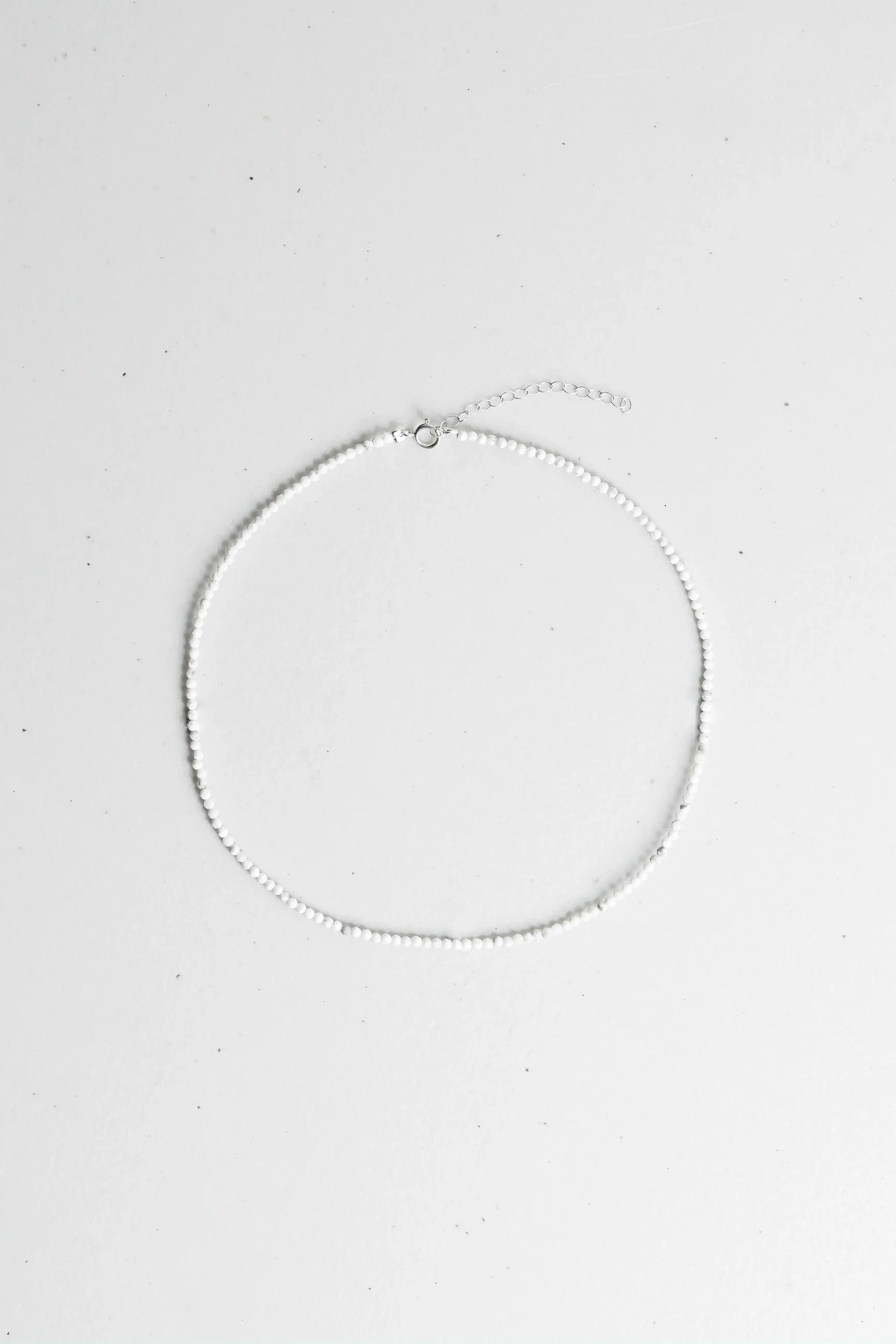 화이트 하울라이트 White Howlite 실버 초커 목걸이